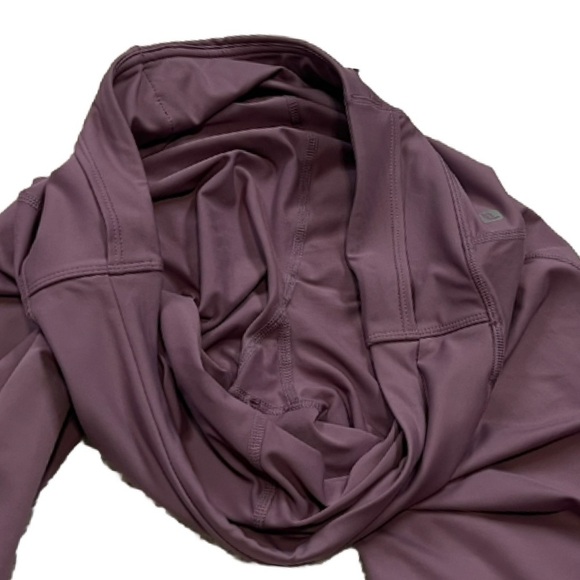 Fabletics Mid Rise Light Purple Capri Pants Leggings Large Stretchy Size Large - Picture 3 of 7